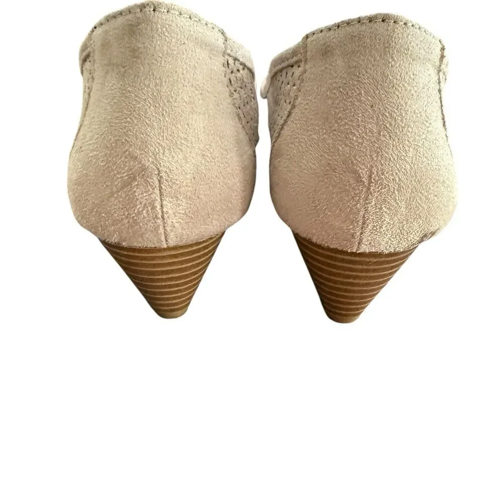 Dana Buchman Women's Beige Perforated Suede Wedge Slip On Shoes Size: 7.5